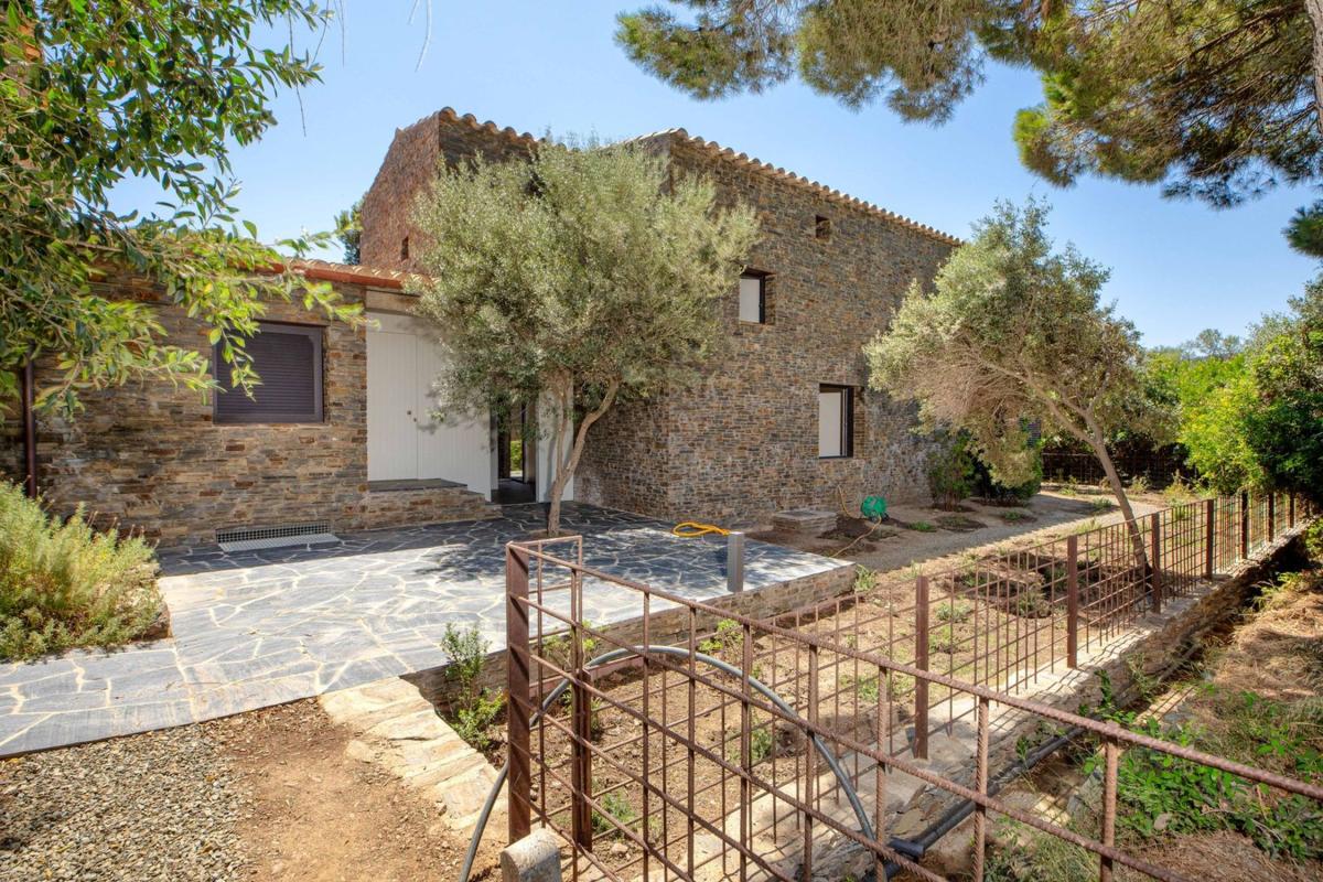 New construction Villa en Cadaqués in Cadaqués photo 4