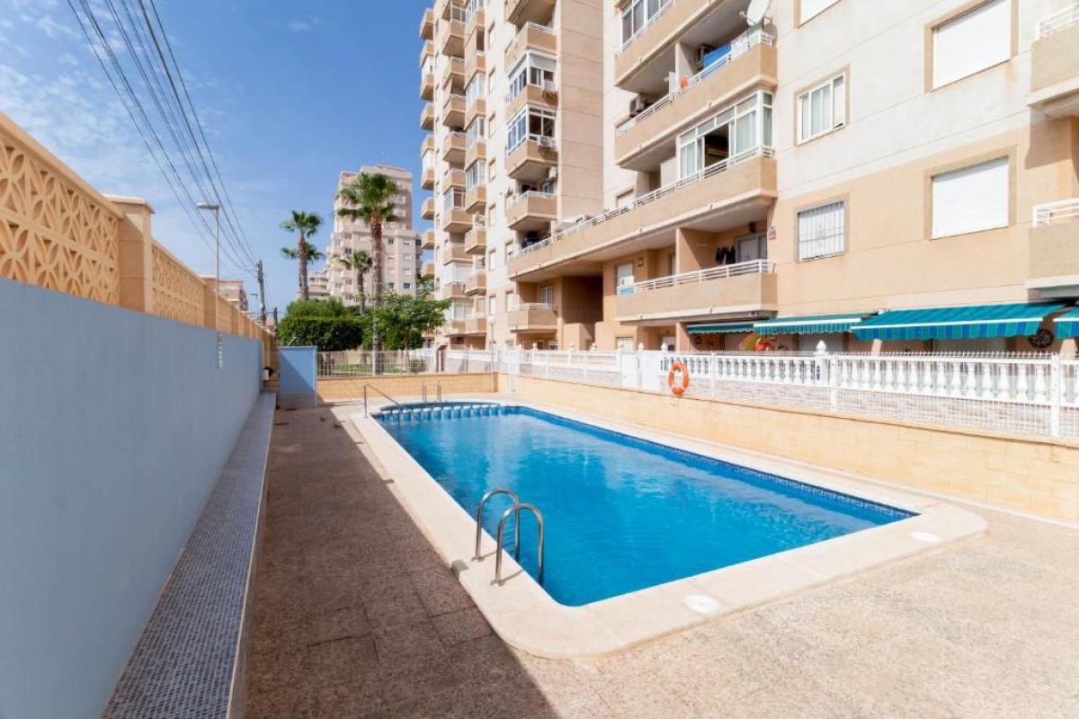 Sprzedaż mieszkania w Calle Joven Pura, Torrevieja
photo 1
