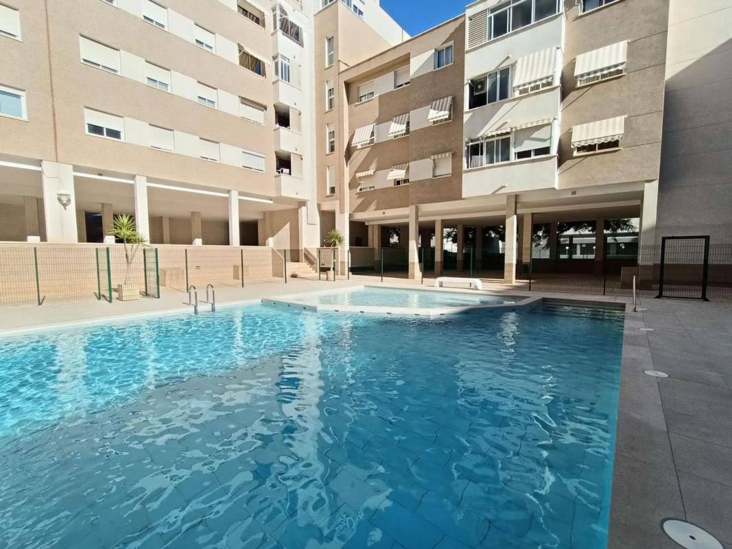 Продажа квартиры на Piso en Garbinet - Parque de las Avenidas, Alicante / Alacant, Аликанте / Алакант
photo 1