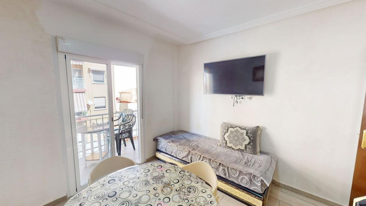 Venta de piso en Piso en Calle Fernanda Santamaría, Plaza Crevillente-Juzgados, Elche / Elx, Elche / Elx
photo 1