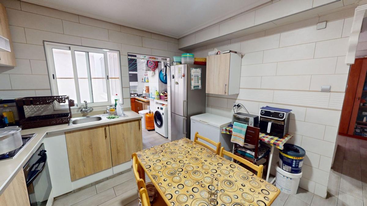 Venta de piso en Piso en Calle Fernanda Santamaría, Plaza Crevillente-Juzgados, Elche / Elx, Elche / Elx
photo 5