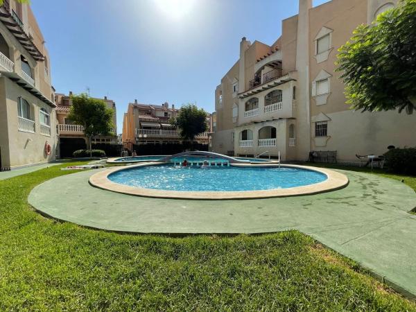 Продажа квартиры на Piso en Avenida Diego Ramírez Pastor, 235, Avenida Habaneras - Curva de Palangre, Torrevieja, Торревьеха
 photo 1