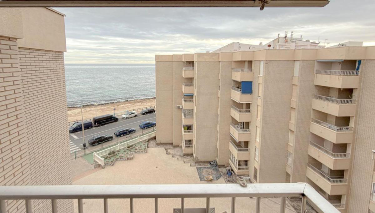 Sprzedaż mieszkania w Piso en Avenida Doctor Mariano Ruiz Canovas, 5, Playa de los Locos, Torrevieja, Torrevieja
photo 1