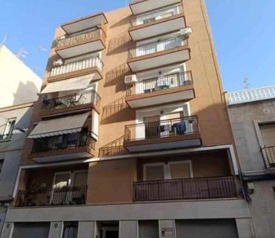 Sprzedaż mieszkania w Piso en Calle Hermanos Gonzálvez Selva, 100, Carrús Este, Elche / Elx, Elche / Elx
photo 1