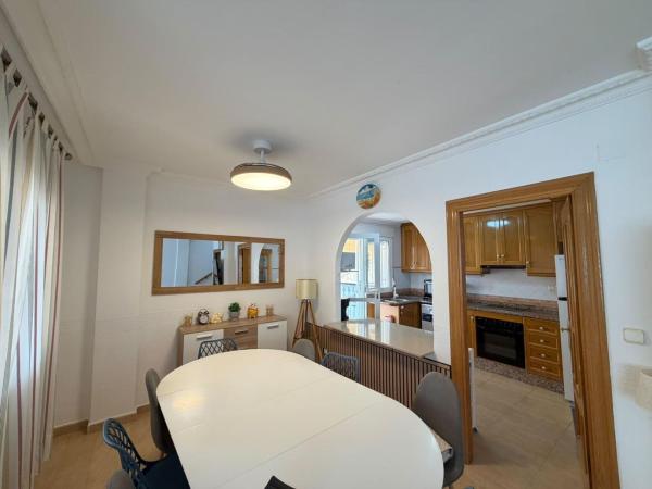 Chalet pareado en Los Balcones - Los Altos del Edén, Torrevieja thumbnail 3