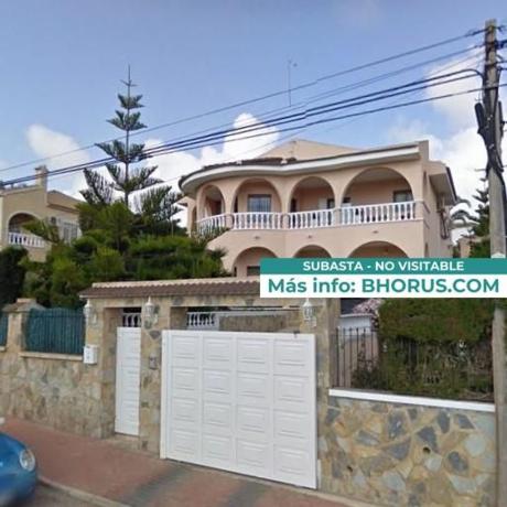 Casa o chalet independiente en Calle Covadonga, Los Balcones - Los Altos del Edén, Torrevieja photo 1