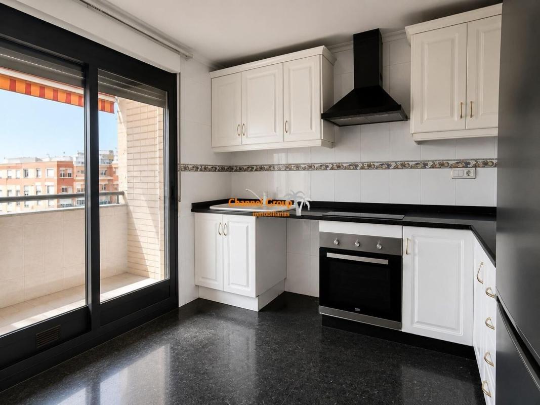 Продажа квартиры на Piso en Carrús Oeste, Elche / Elx, Эльче / Эльх
 photo 2