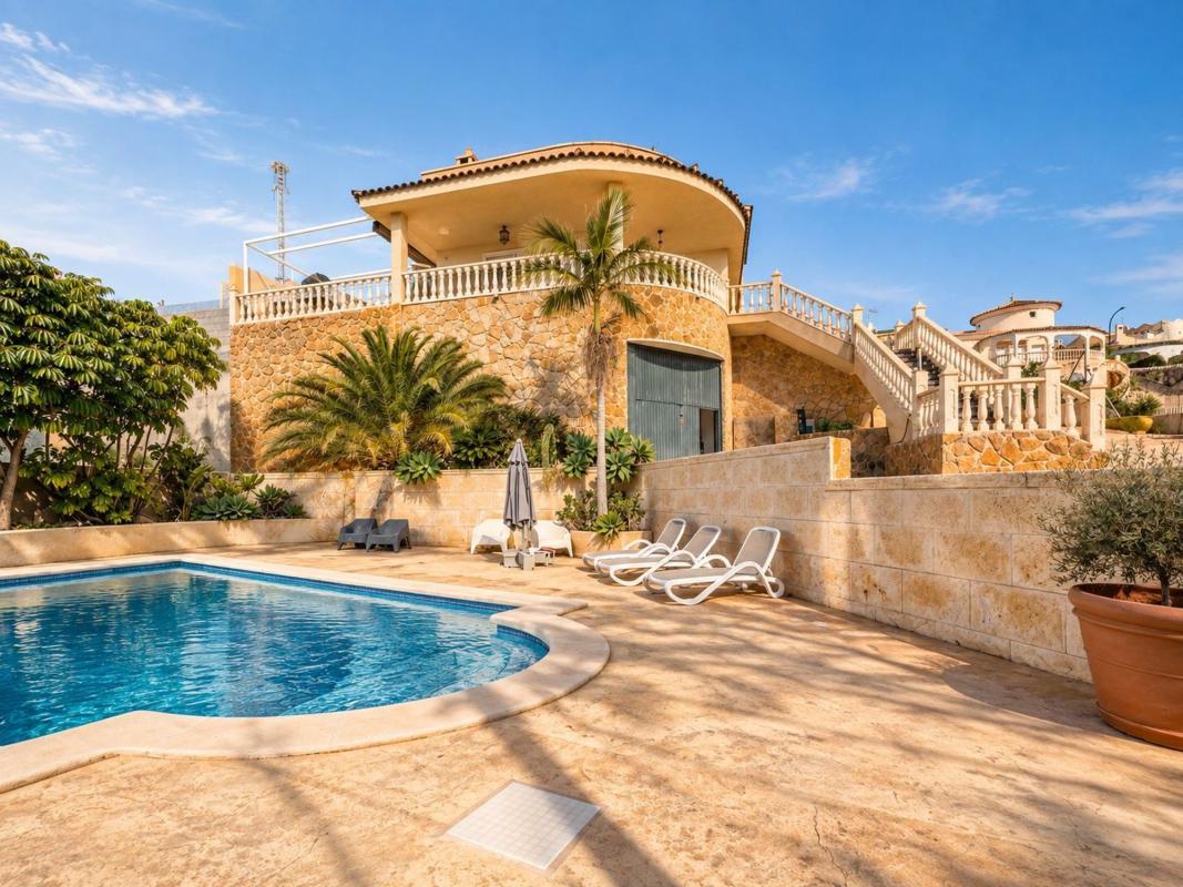Sale of independent chalet in Casa o chalet en Pueblo Acantilado - Lanuza, El Campello, El Campello
photo 1