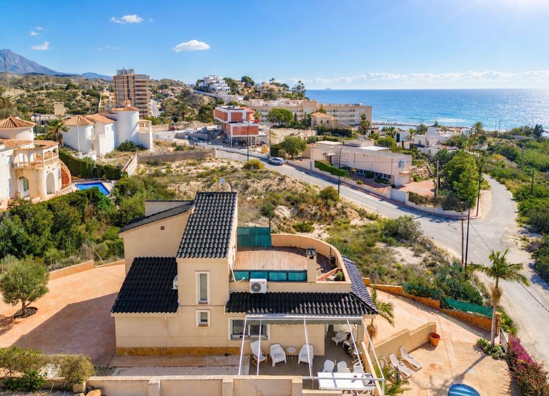 Sale of independent chalet in Casa o chalet en Pueblo Acantilado - Lanuza, El Campello, El Campello
photo 4