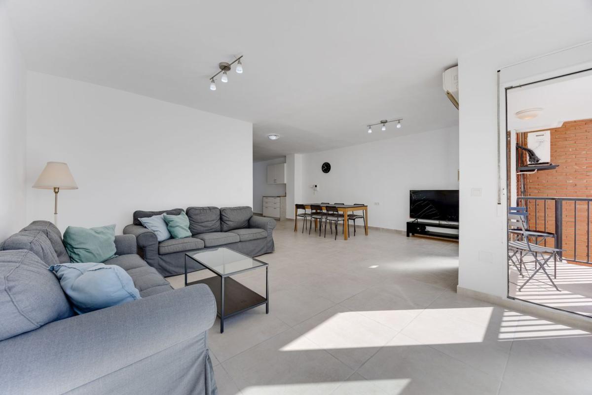 Venta de piso en Piso en Ramon y Cajal, 25, Las Piscinas Naturales, Torrevieja, Torrevieja
photo 2