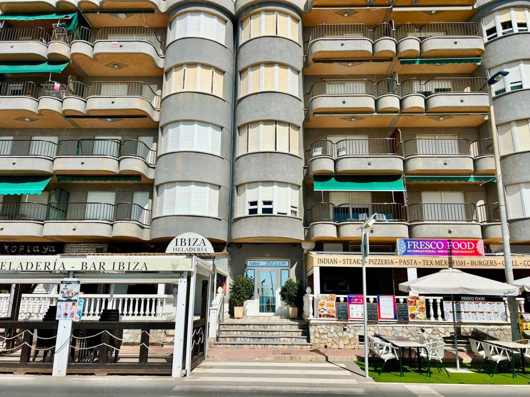 Sprzedaż mieszkania w Piso en Avenida Doctor Mariano Ruiz Canovas, 36, Playa de los Locos, Torrevieja, Torrevieja
photo 1