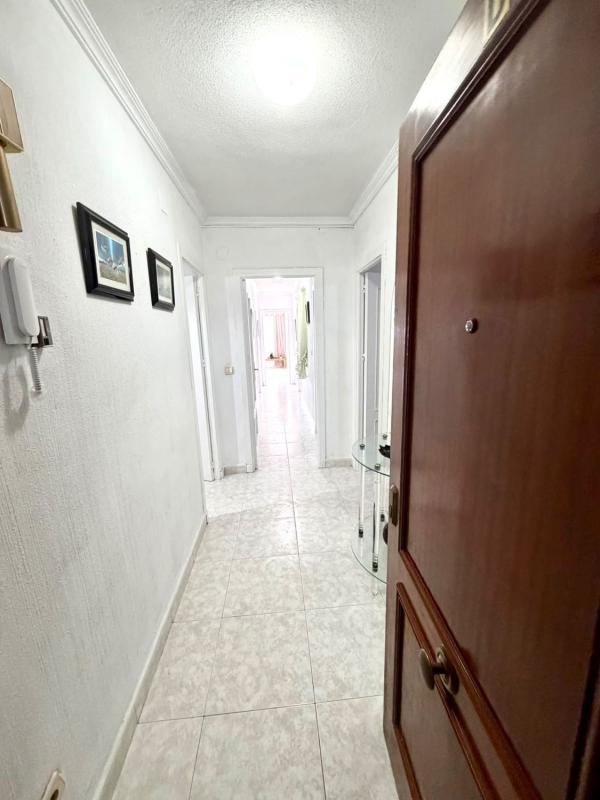 Sprzedaż mieszkania w Piso en Avenida Doctor Mariano Ruiz Canovas, 36, Playa de los Locos, Torrevieja, Torrevieja
photo 2