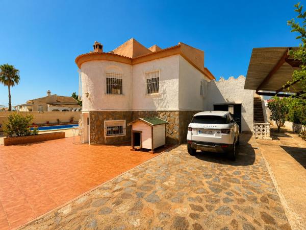 Casa o chalet independiente en Calle Debussy, La Siesta - El Salado - Torreta, Torrevieja thumbnail 2