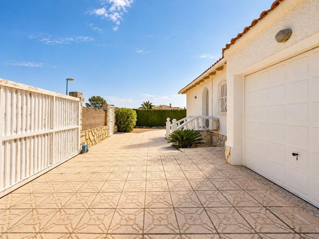 Sprzedaż niezależnego domku jednorodzinnego w  Casa o chalet en Barranco Hondo, La Nucia, La Nucia photo 5