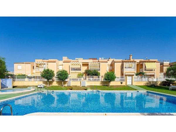 Casa o chalet independiente en Calle Alborán, Aguas Nuevas, Torrevieja photo 1