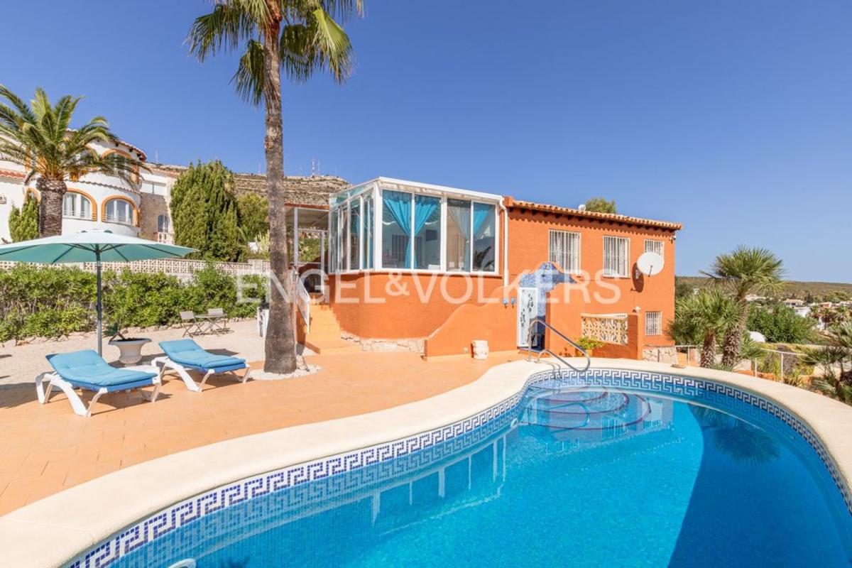 Properties for sale and rent in Spain photo 1
