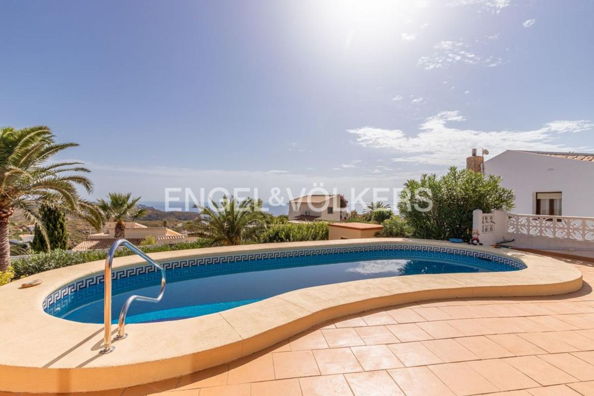 Properties for sale and rent in Spain photo 3