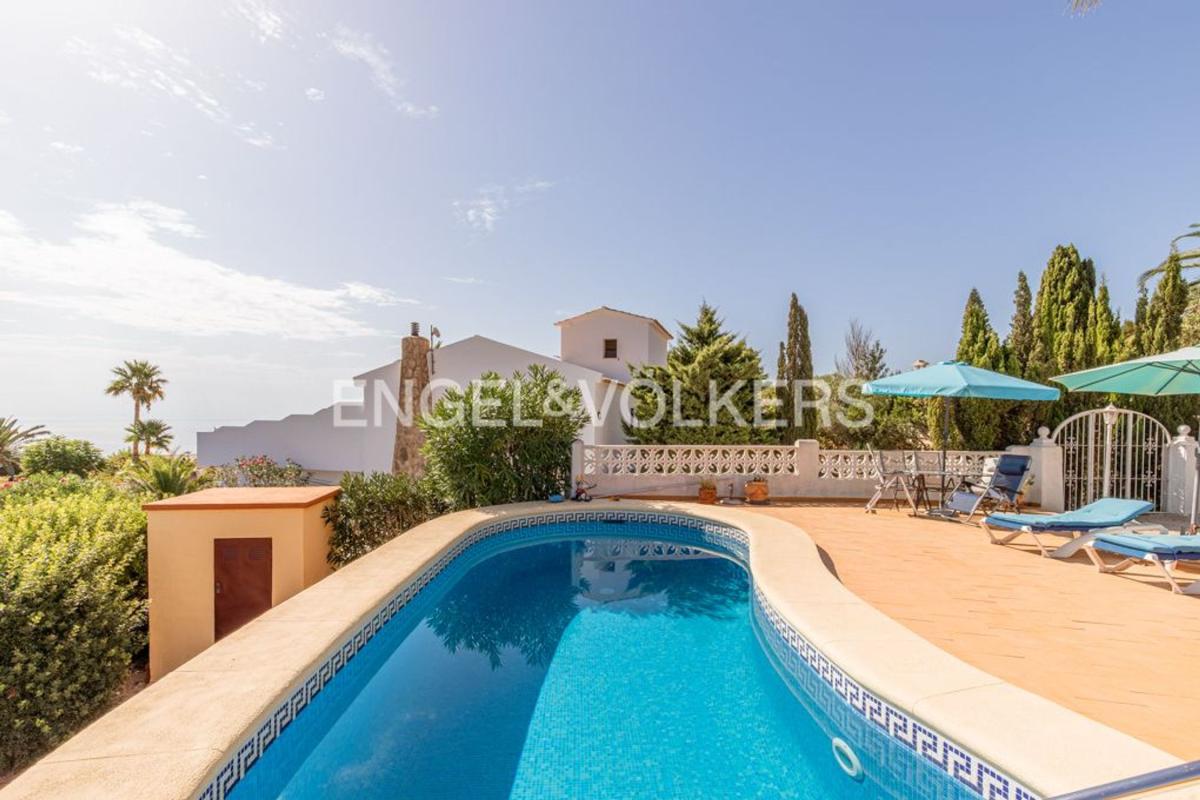 Properties for sale and rent in Spain photo 5
