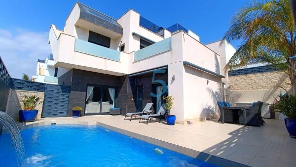 Independent chalet for sale in Casa o chalet en Benijofar, Benijofar
photo 1