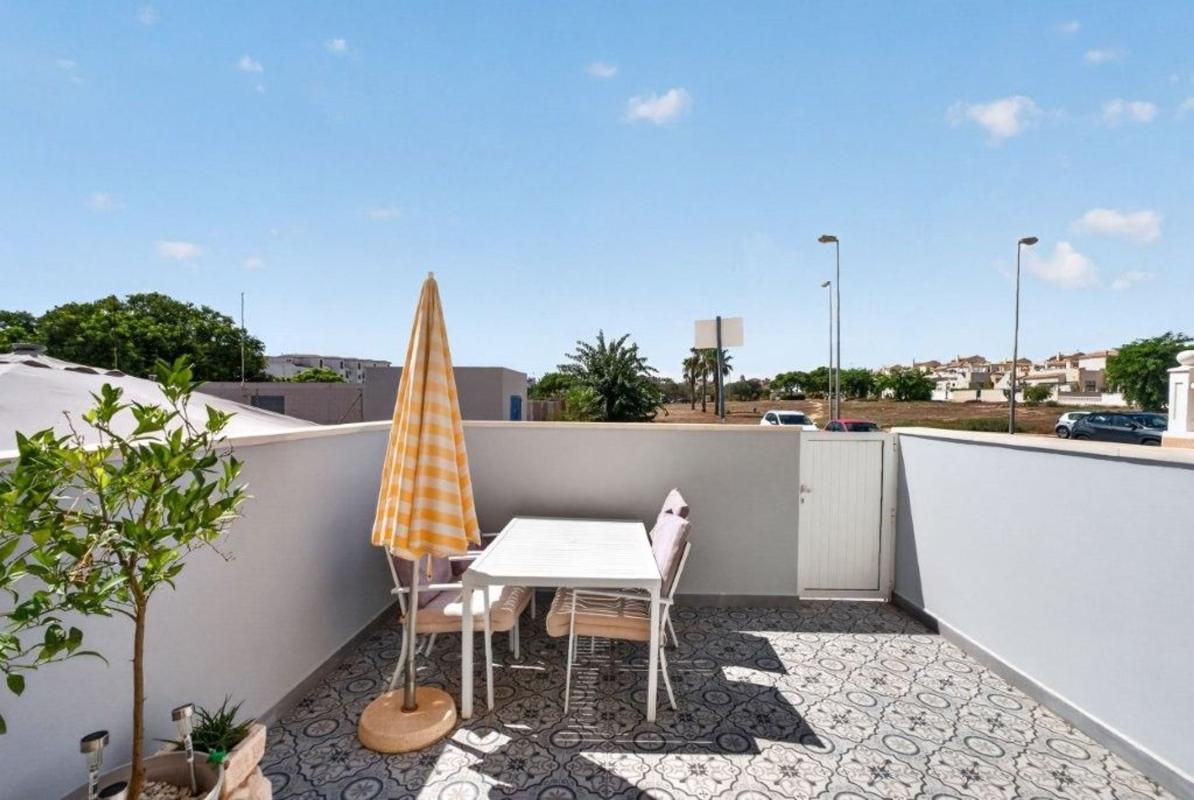 Venta de piso en Piso en Calle Rosa, 193, Los Balcones y los Altos, Orihuela, Orihuela
photo 5