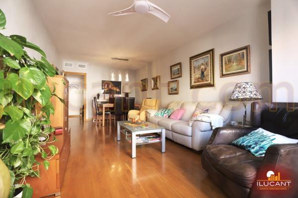 Sale of flat in Piso en Campoamor, Alicante / Alacant, Alicante
photo 1
