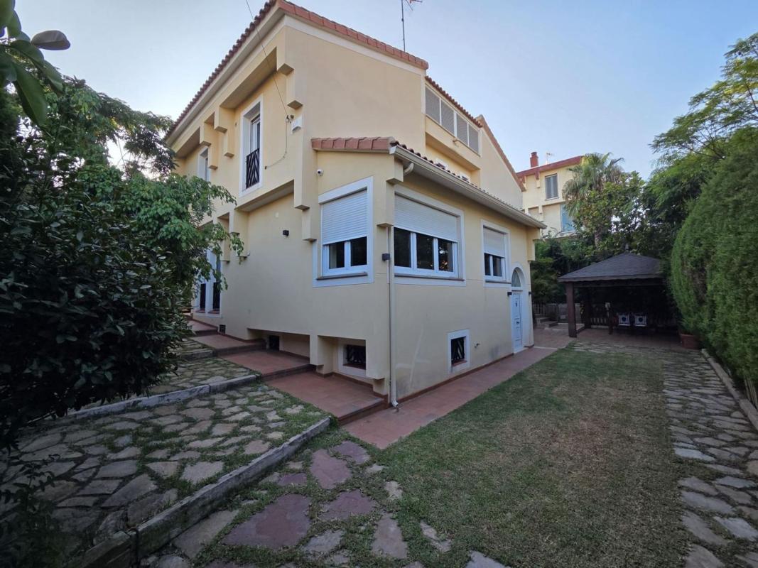 Недвижимость на продажу и в аренду в Испании photo 2