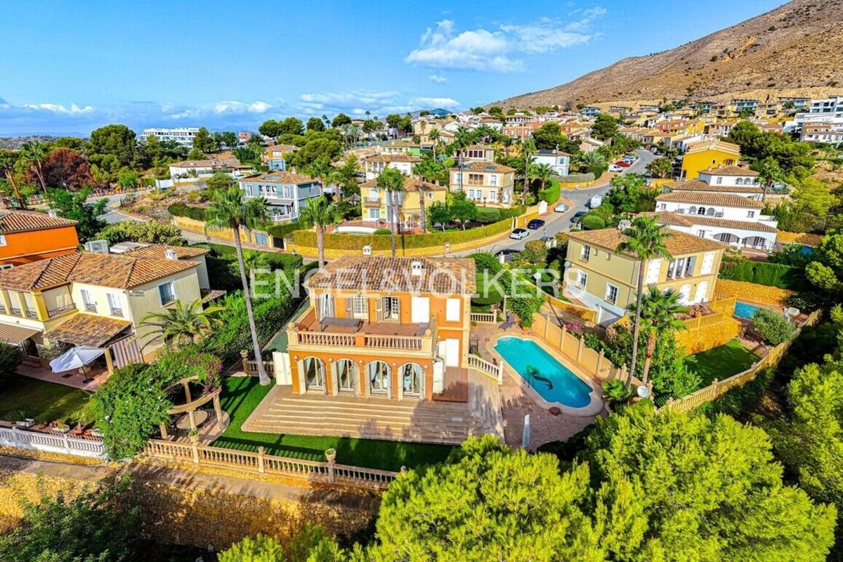 Properties for sale and rent in Spain photo 2