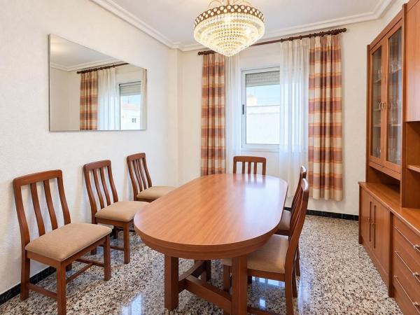 Venta de piso en Piso en Reina Victoria-Miguel Hernández, Elche / Elx, Elche / Elx
 photo 1