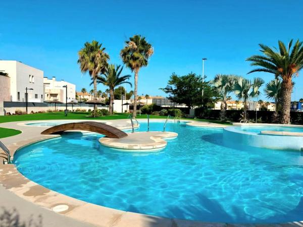 Chalet adosado en Parque Acuático - Sector 25, Torrevieja photo 1