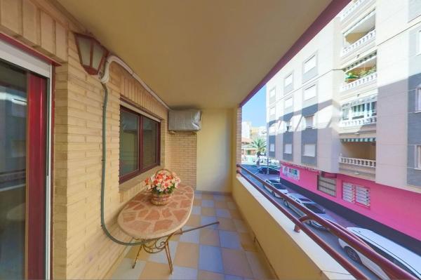 Sprzedaż mieszkania w Piso en Avenida de las Habaneras, 64, Playa del Cura, Torrevieja, Torrevieja
thumbnail 3