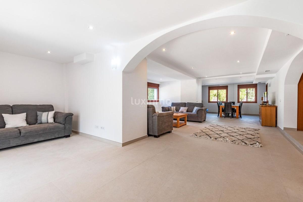 Properties for sale and rent in Spain photo 4
