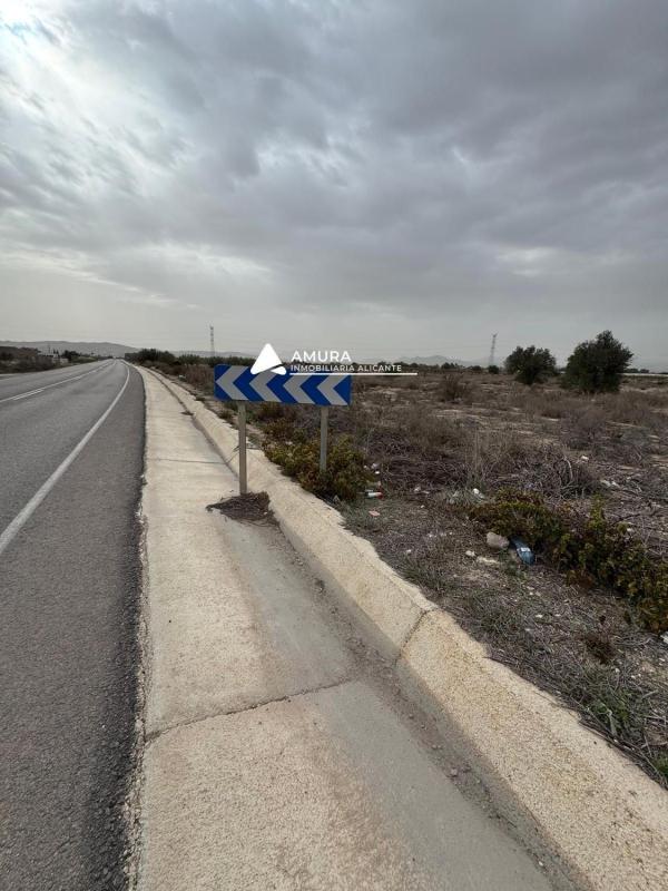 Terreno en venta en Monforte del Cid, Alicante photo 1