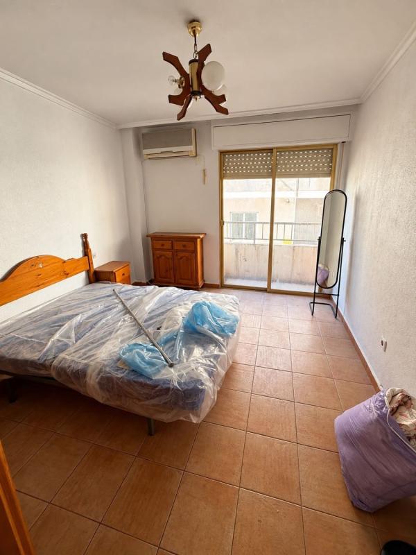 Venta de piso en Piso en Calle de Martínez de Velasco, Carolinas Bajas, Alicante / Alacant, Alicante / Alacant
photo 5