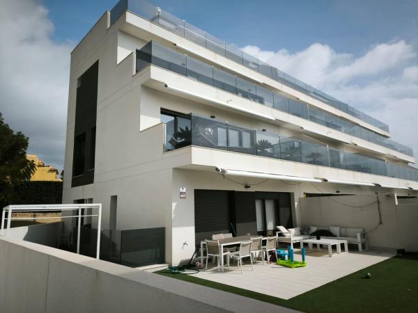 Sale of flat in Piso en Calle Londres, 9, Golf Bahía, Finestrat, Finestrat
thumbnail 2