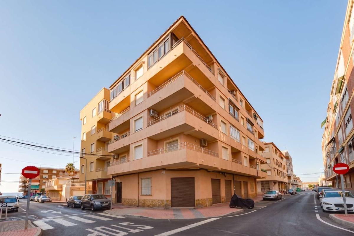 Продажа квартиры на Piso en Calle Almoradí, Playa de los Náufragos, Torrevieja, Торревьеха
photo 2