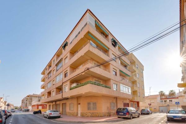 Venta de piso en Piso en Calle Almoradí, Playa de los Náufragos, Torrevieja, Torrevieja
thumbnail 3