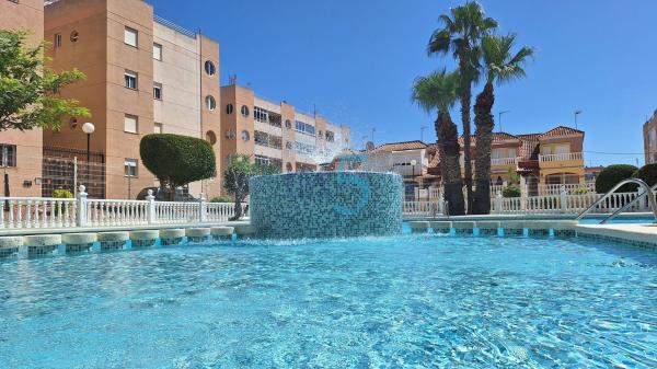 Chalet independiente en venta en Casa o chalet en La Siesta - El Salado - Torreta, Torrevieja, Torrevieja
thumbnail 2