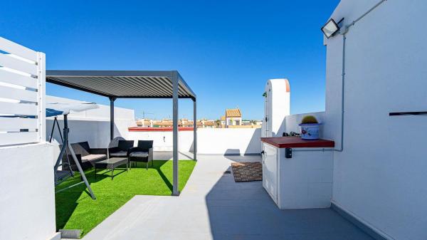 Casa o chalet independiente en Calle Cesar Rodriguez Mateo, La Siesta - El Salado - Torreta, Torrevieja thumbnail 2