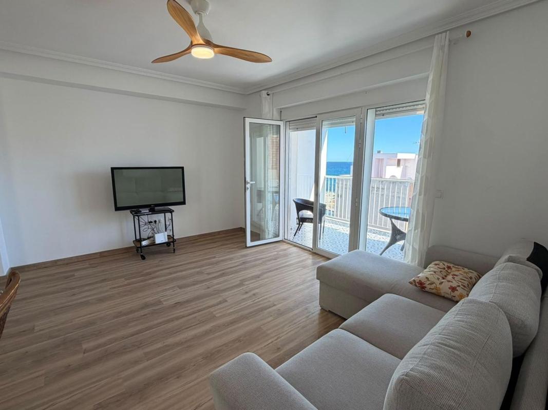 Venta de piso en Piso en Las Piscinas Naturales, Torrevieja, Torrevieja
photo 5