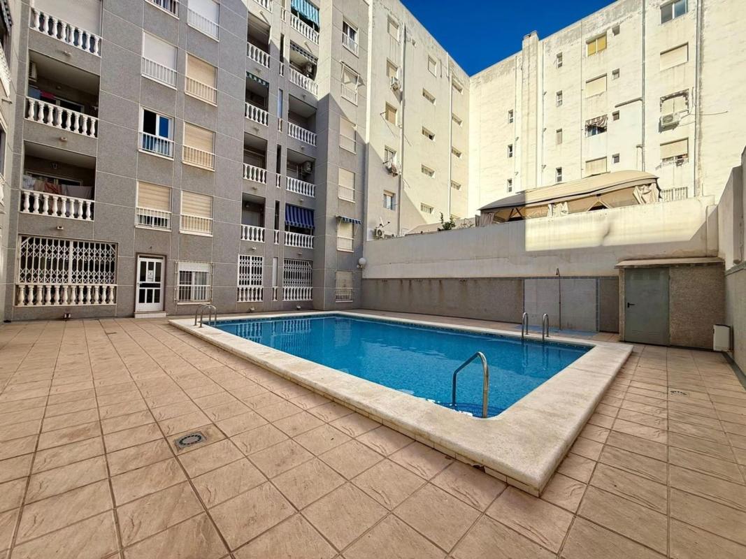 Sale of apartment in Piso en Calle los Gases, Avenida Habaneras - Curva de Palangre, Torrevieja, Torrevieja
photo 5