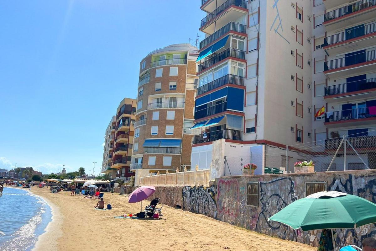 Продажа квартиры на Piso en Avenida Doctor Gregorio Marañón, 47, El Acequión, Torrevieja, Торревьеха
photo 2
