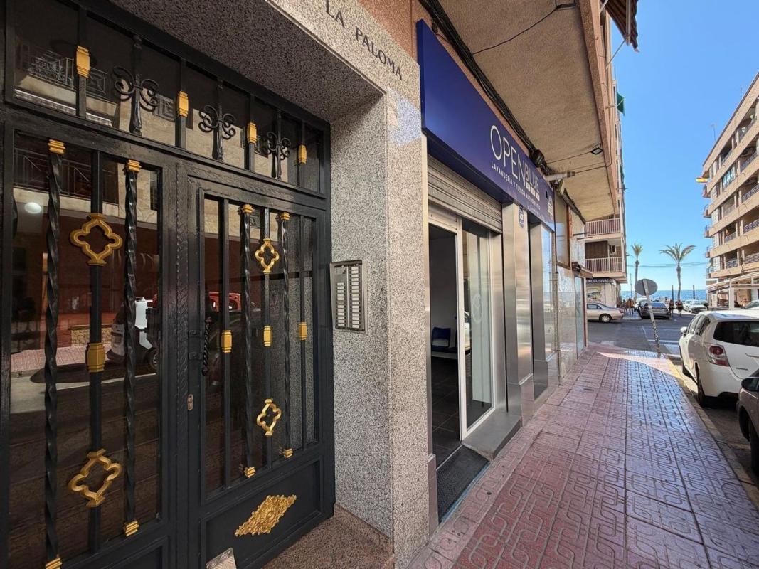 Sale of apartment in Piso en Calle Virgen de la Paloma, Playa del Cura, Torrevieja, Torrevieja
photo 1