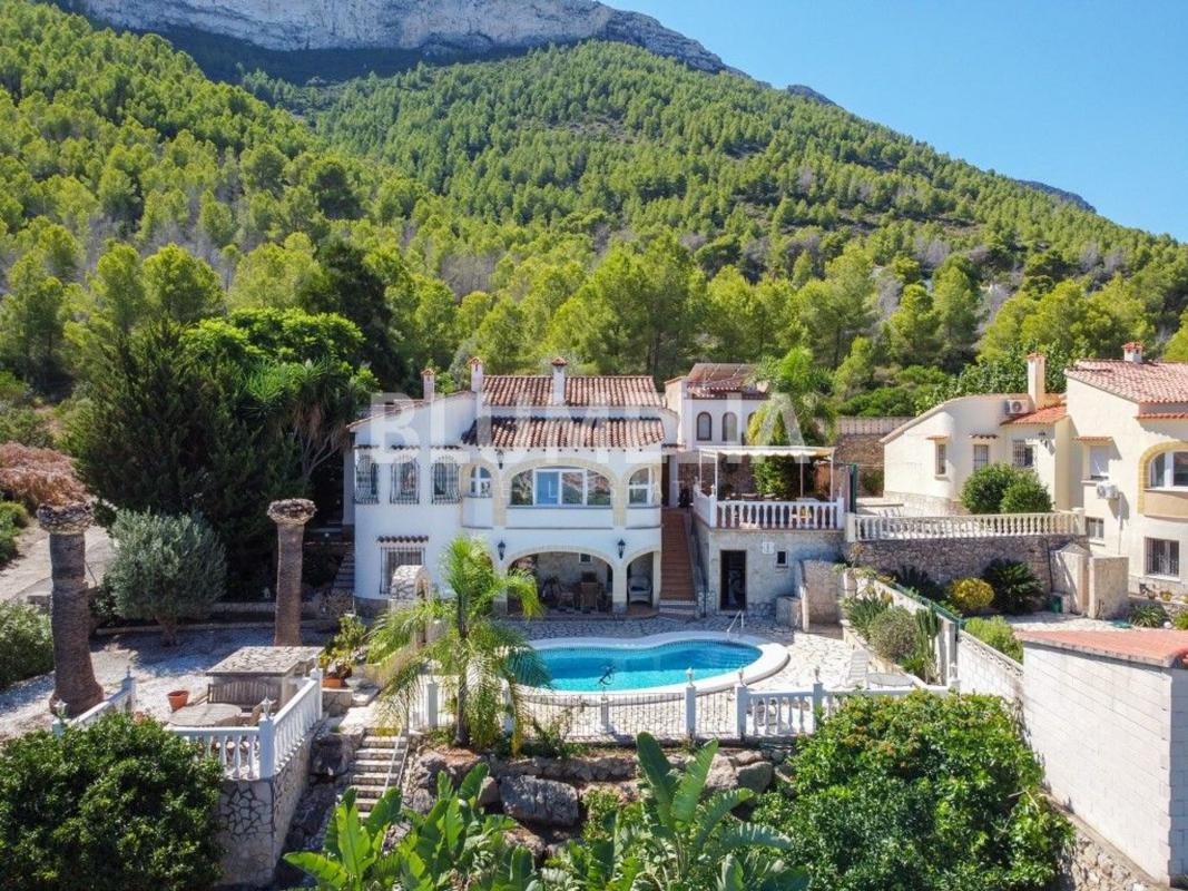 Properties for sale and rent in Spain photo 1