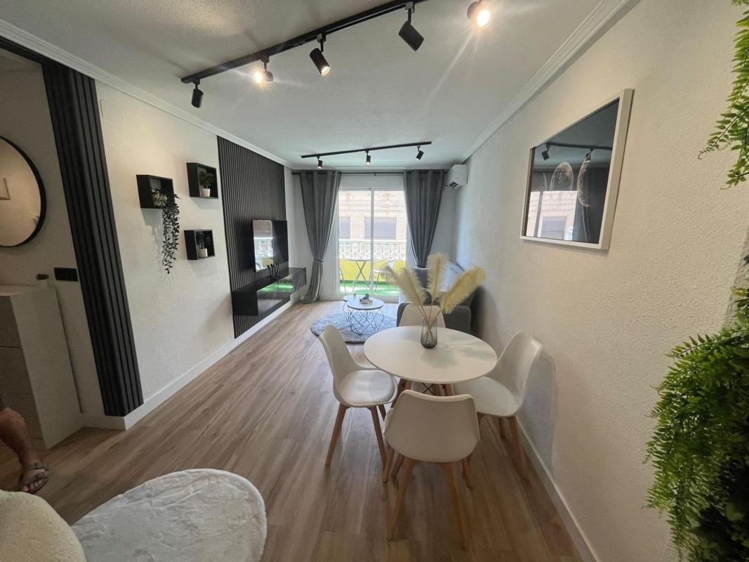 Продажа квартиры на Piso en Playa del Cura, Torrevieja, Торревьеха
photo 1