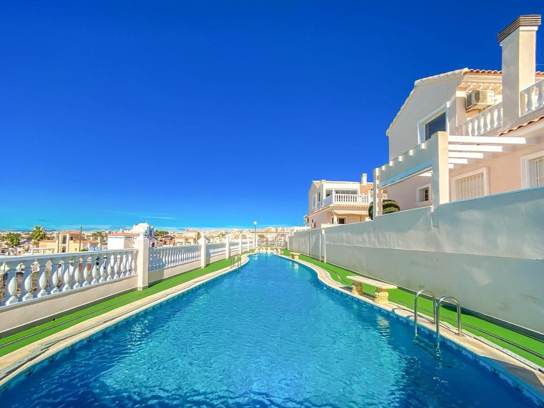 Sprzedaż niezależnego domku jednorodzinnego w Casa o chalet en Miramar - Torre del Moro, Torrevieja, Torrevieja photo 3