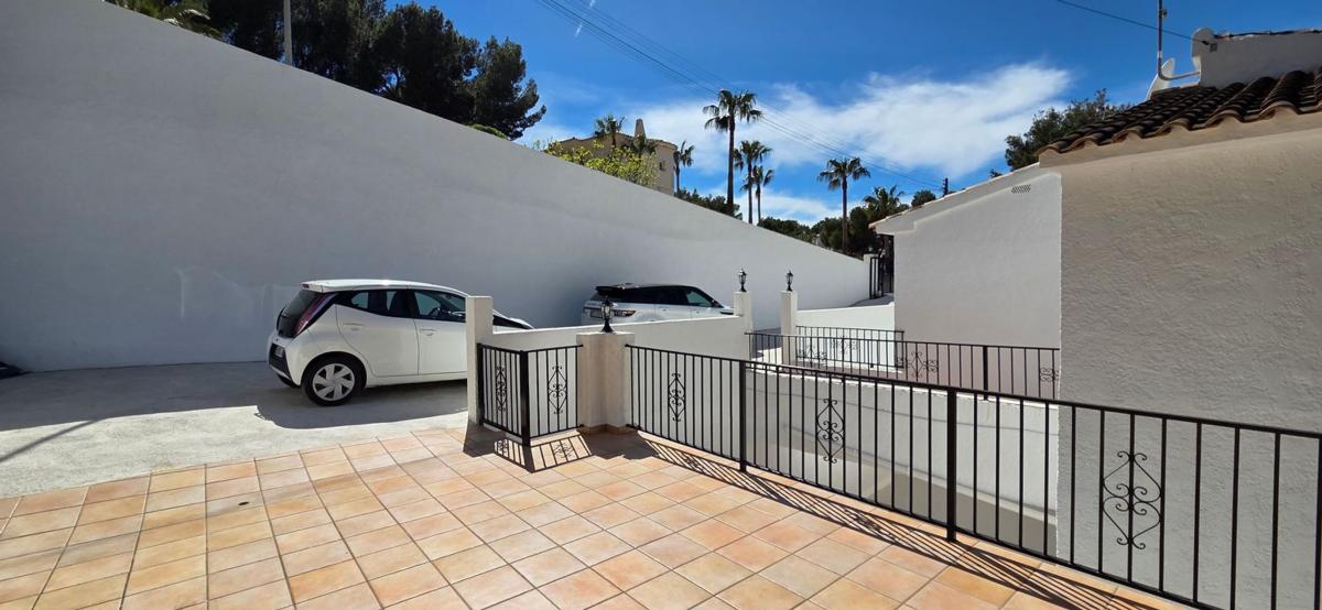 Properties for sale and rent in Spain photo 4
