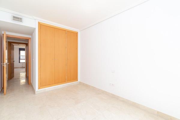 Venta de piso en Piso en Calle Enfermera Angelina Ceballos Quintanal, 7, Paus, Alicante / Alacant, Alicante / Alacant
 photo 4