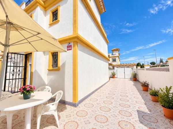 Chalet adosado en Calle Golondrina, 1, La Siesta - El Salado - Torreta, Torrevieja photo 4