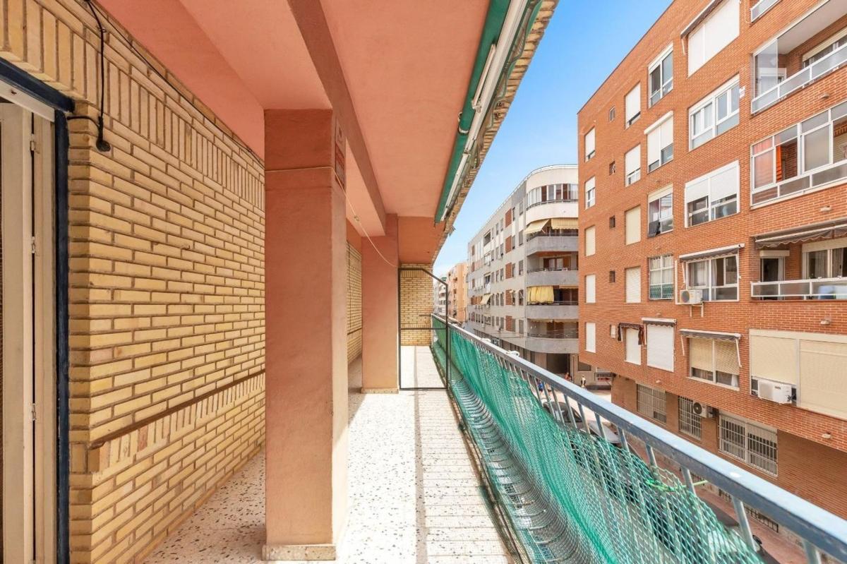 Продажа квартиры на Piso en Valencia, El Acequión, Torrevieja, Торревьеха
photo 4