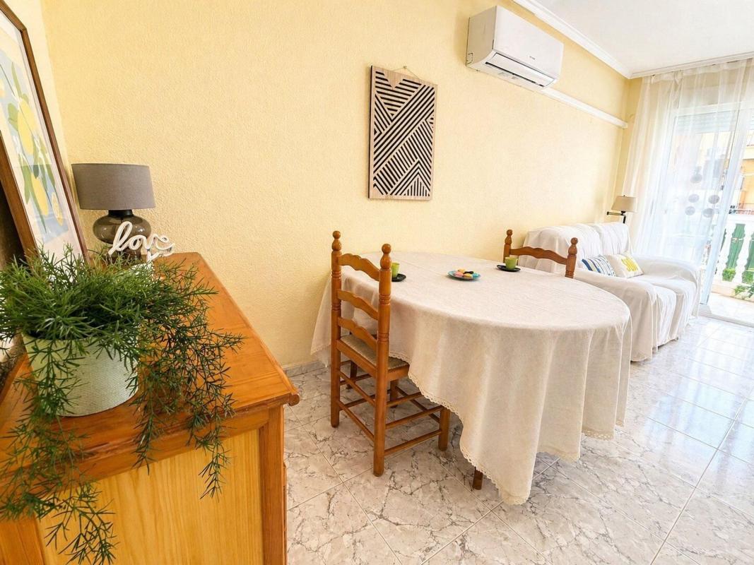 Venta de piso en Piso en Avenida Habaneras - Curva de Palangre, Torrevieja, Torrevieja
photo 3